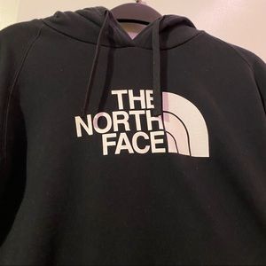 women’s black north face hoodie